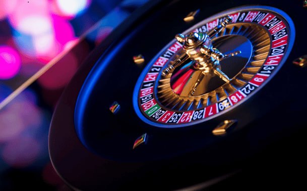 Studio dealer langsung SA Gaming menampilkan meja baccarat dengan dealer profesional dan tampilan video kualitas tinggi